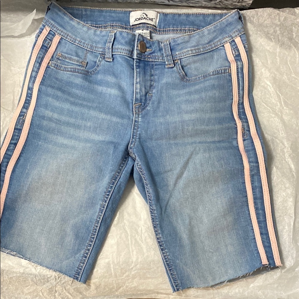 ๐ Jordache Women's Blue Denim Shorts with Pink Stripes - burmuda length - 4